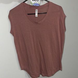 Athleta tee